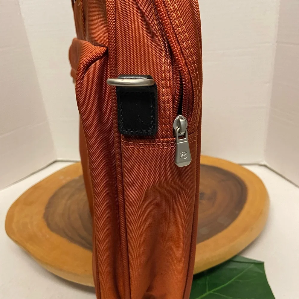 LongChamp Burnt Orange Laptop Messenger Bag & Laptop Folder sleeve